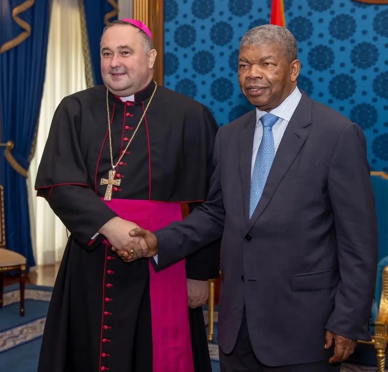 João Lourenço recebe distinção papal três meses após visita do Santo Padre a Angola