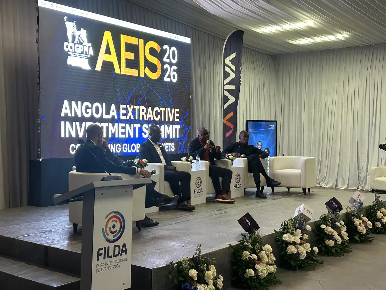 Investidores estrangeiros procuram Câmara para projectos de petróleo, gás e mineiros em Angola