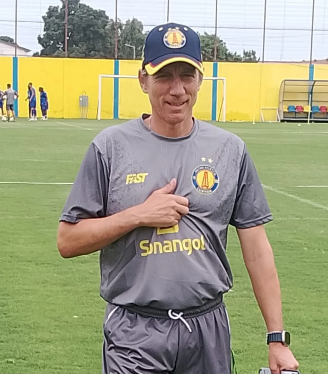 Alexandre Santos mostra-se satisfeito com regresso a Angola e mira apuramento africano