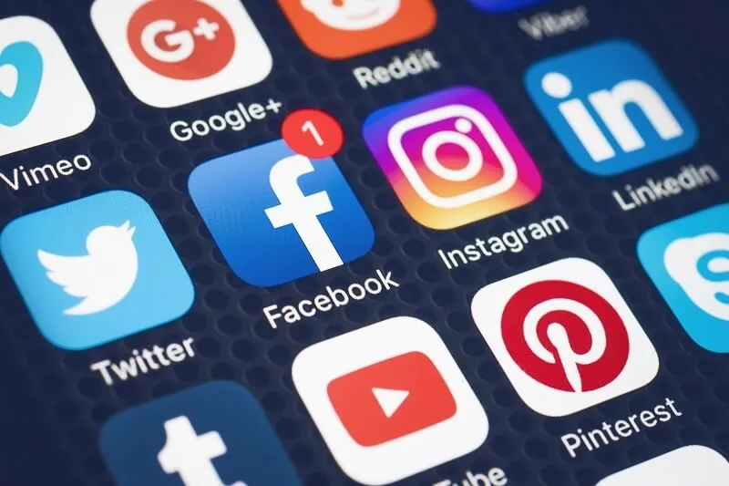 Deputados franceses aprovam projecto de lei que proíbe redes sociais para menores