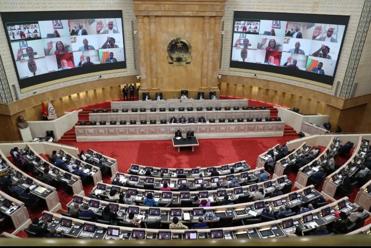Deputados debatem financiamento pela internet e mercado de capitais