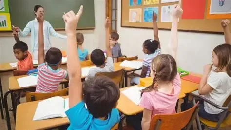 Professores rejeitam críticas e responsabilizam Governo por falhas na Educação em Portugal