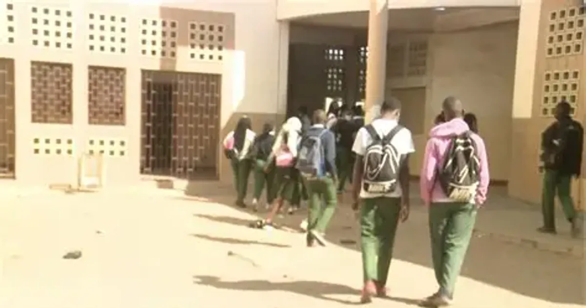 Traficantes de droga disfarçam-se de alunos em escolas de Moçambique