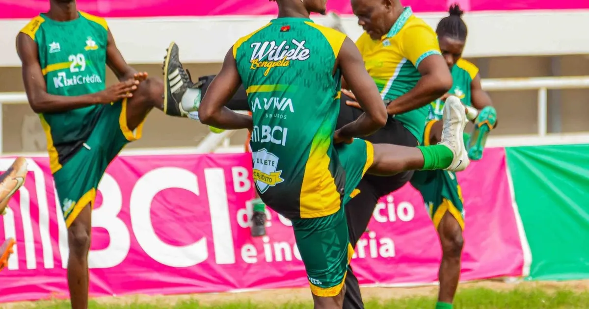 Treinador do Wiliete cai em pleno jogo com 1º de Agosto