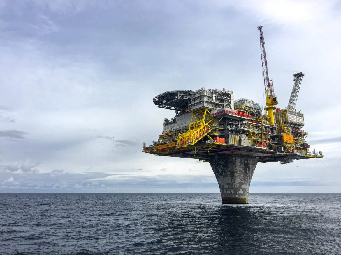 Angola quer produzir mais petróleo e ganhar mais com cada barril