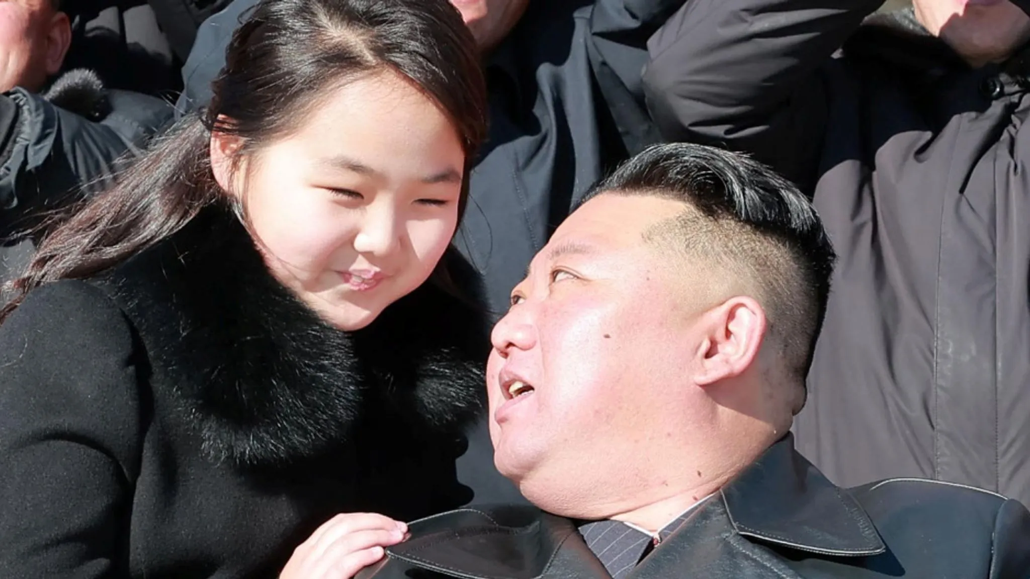Coreia do Norte: Kim Jong-un prepara filha para sucessão