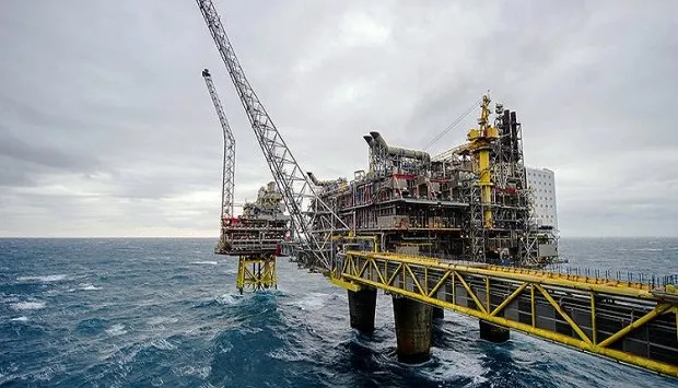 Brent abre sessão de venda acima dos 107 dólares por barril