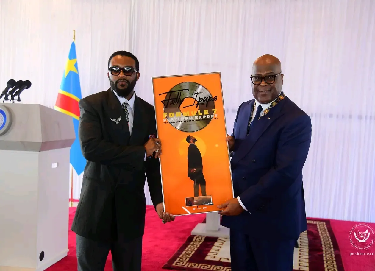 Tshisekedi homenageia Fally Ipupa por promover a imagem da RDC no mundo