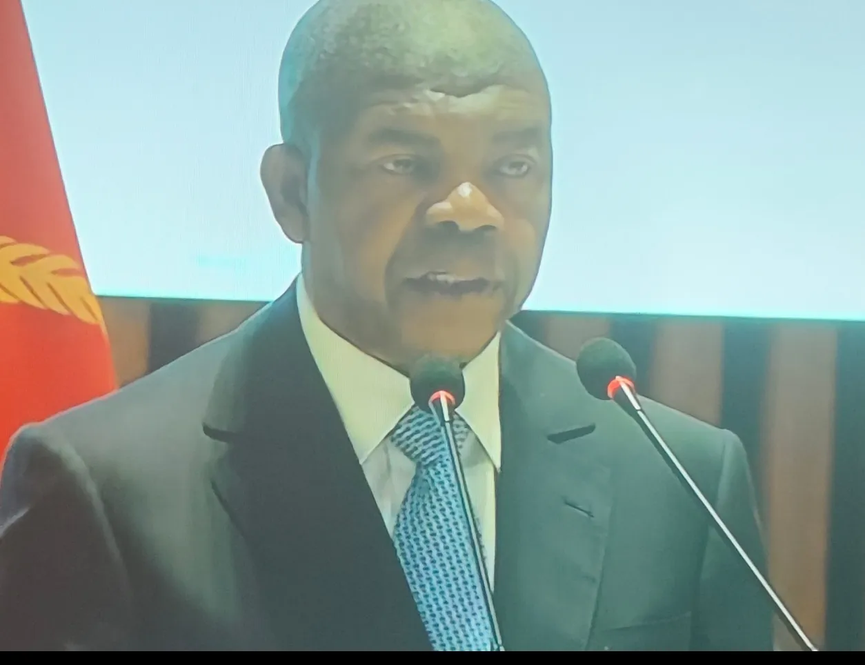 João Lourenço alerta para “retrocesso democrático” e condena golpes de Estado em África