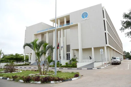 Académicos criticam nível de acreditação de cursos no ensino superior