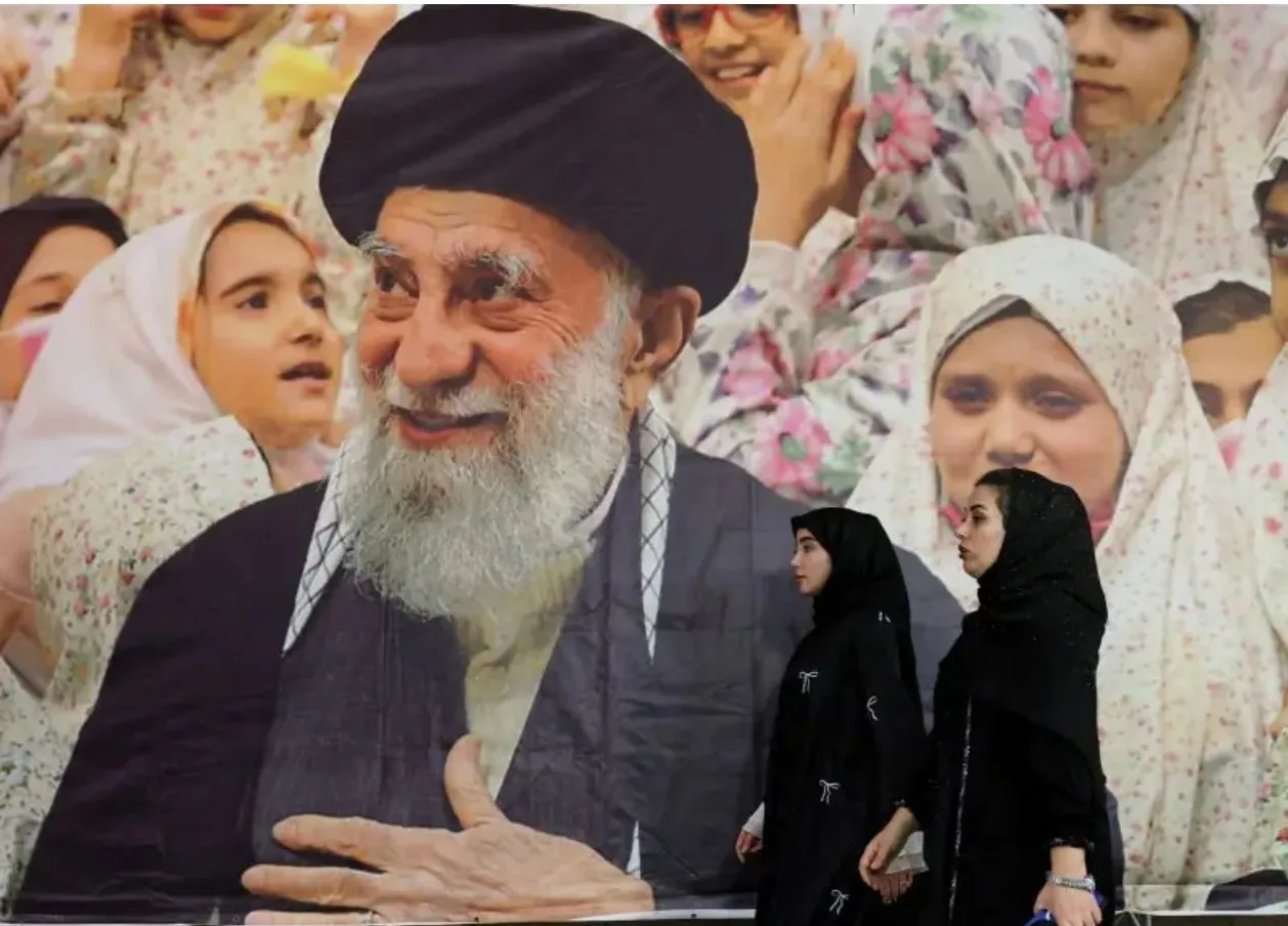 Altos oficiais iranianos e parentes de Khamenei são eliminados