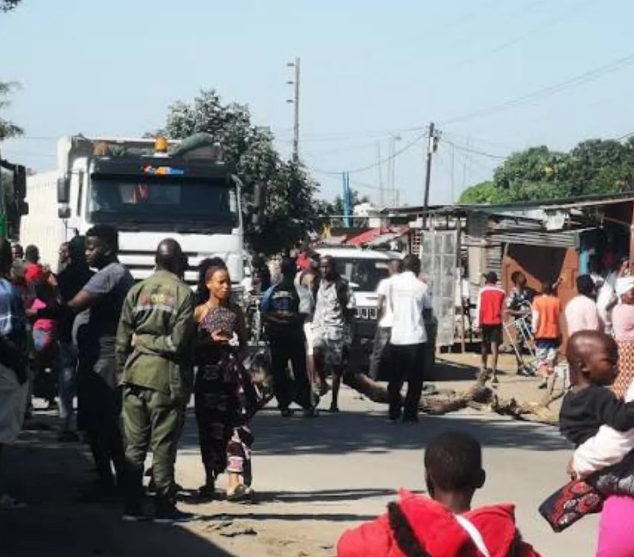 Protesto após homicídio de mototaxista paralisa Estrada Nacional 1 no sul de Moçambique