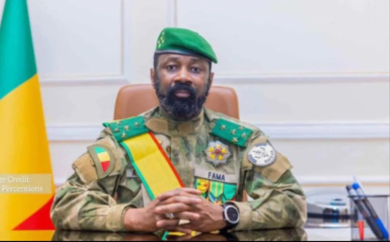 Líder da junta militar do Mali assume pasta da Defesa em meio à crise de segurança