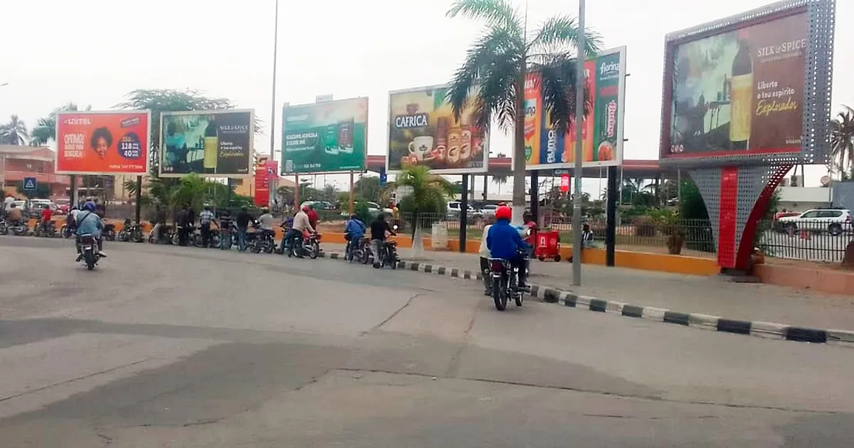 Litro de gasolina vendido a mil kwanzas em Benguela
