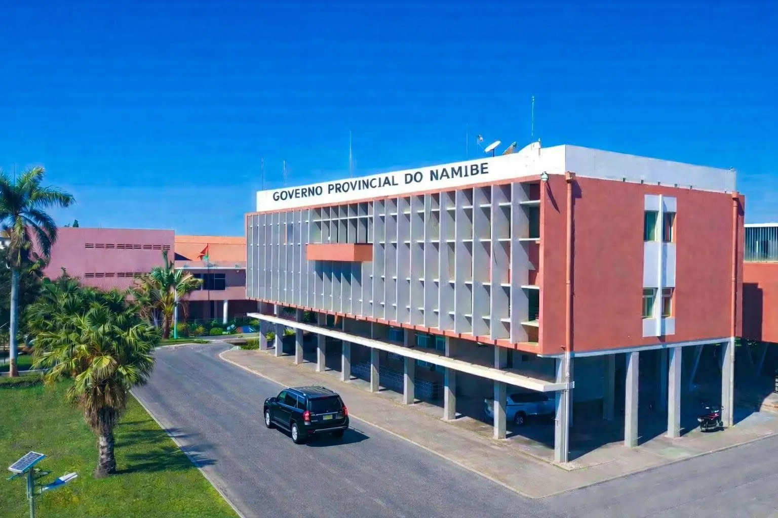 Governador do Namibe movimenta xadrez administrativo com novas exonerações e nomeações