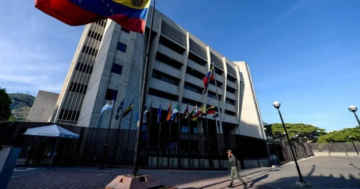 Venezuela liberta presos políticos detidos por Maduro