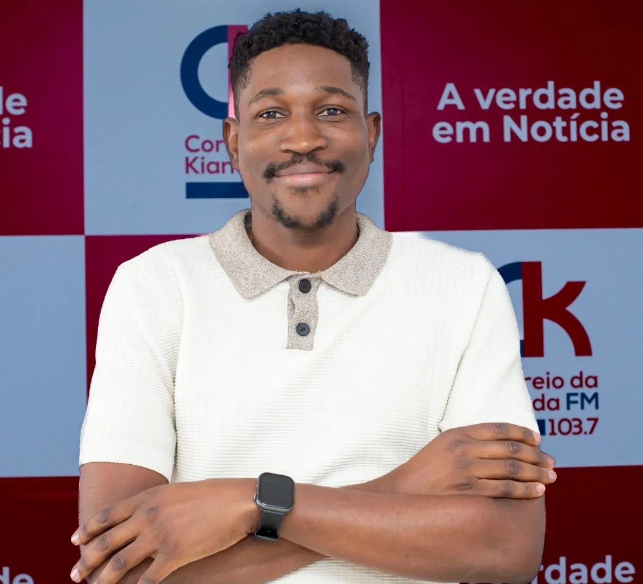 “Longas horas ao computador podem sobrecarregar a coluna”, alerta especialista