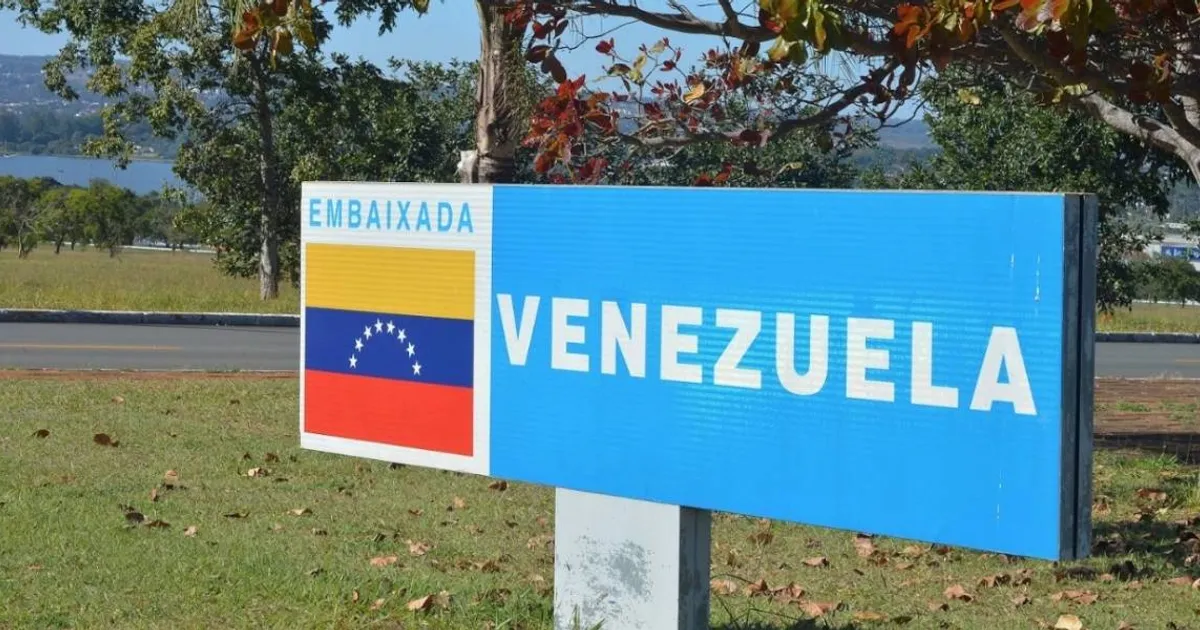 Venezuela investiga alegada tortura a venezuelanos expulsos dos EUA