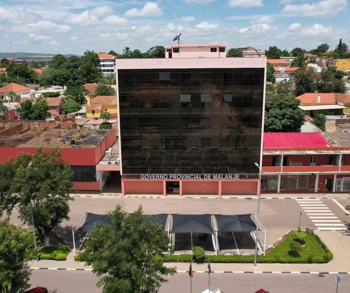 Malanje rescinde contrato com mais de 100 empresas de construção por incumprimento