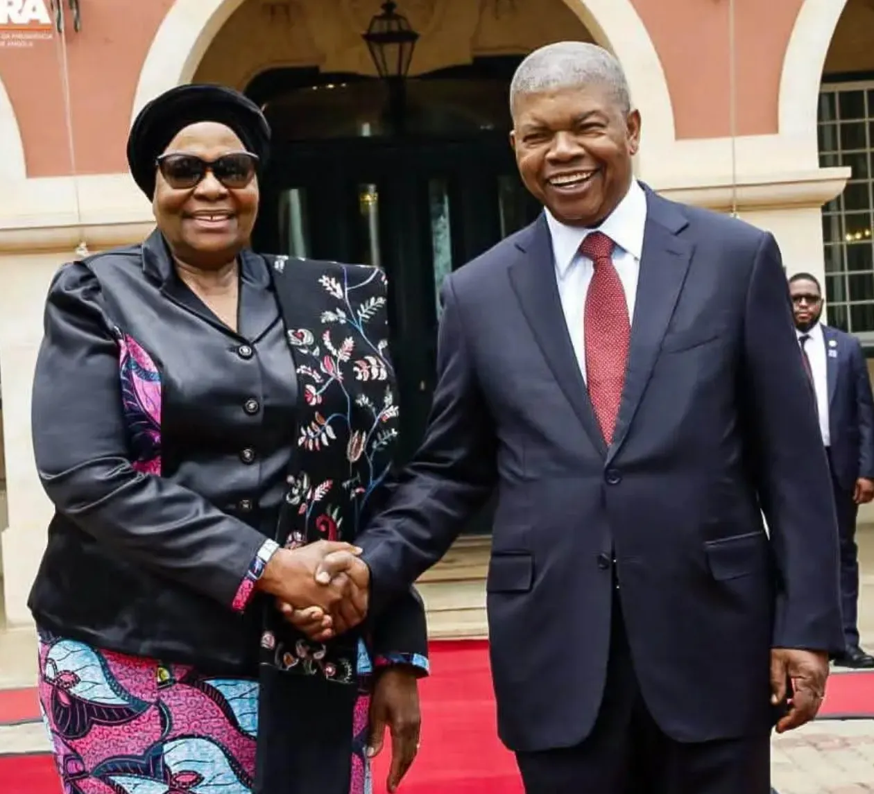 Presidente namibiana destaca experiência de Angola na produção de petróleo