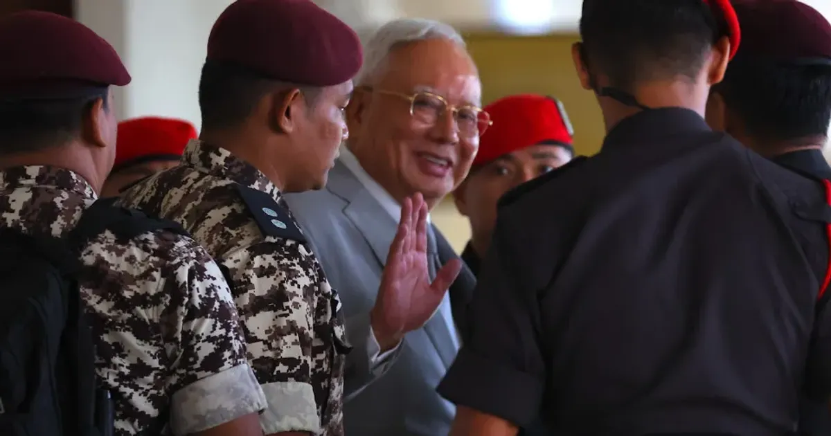 Malásia: tribunal nega prisão domiciliária a ex-primeiro-ministro Najib Razak