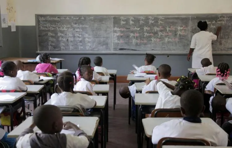 Falta de continuidade nas políticas educativas preocupa sociólogo