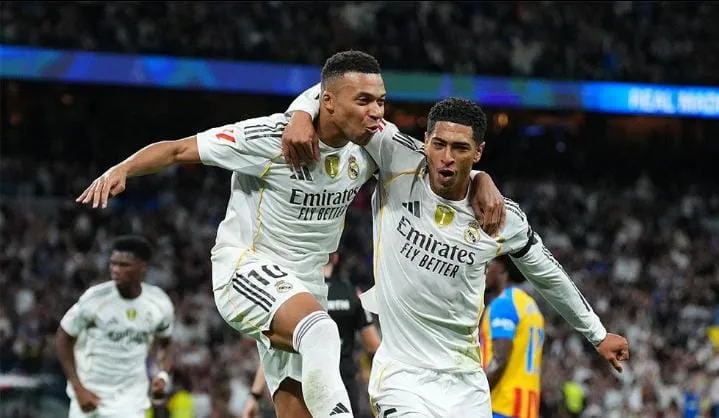 Real Madrid goleia Málaga e mantém arranque perfeito na LaLiga