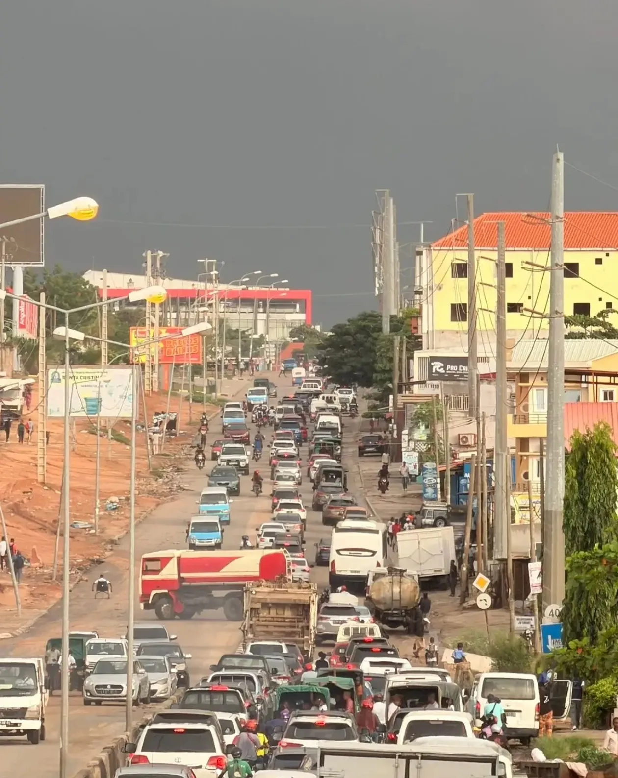 Luanda regista chuva na madrugada e céu nublado indica possibilidade de novas precipitações