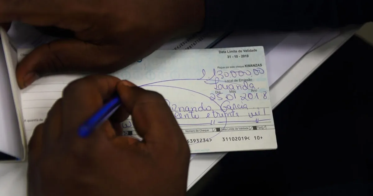 Angola abandona uso de cheques e aposta nos pagamentos electrónicos