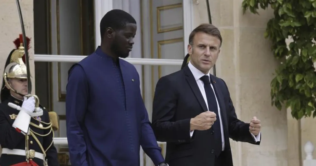 Faye em Paris poucas semanas após encerramento de bases francesas no Senegal