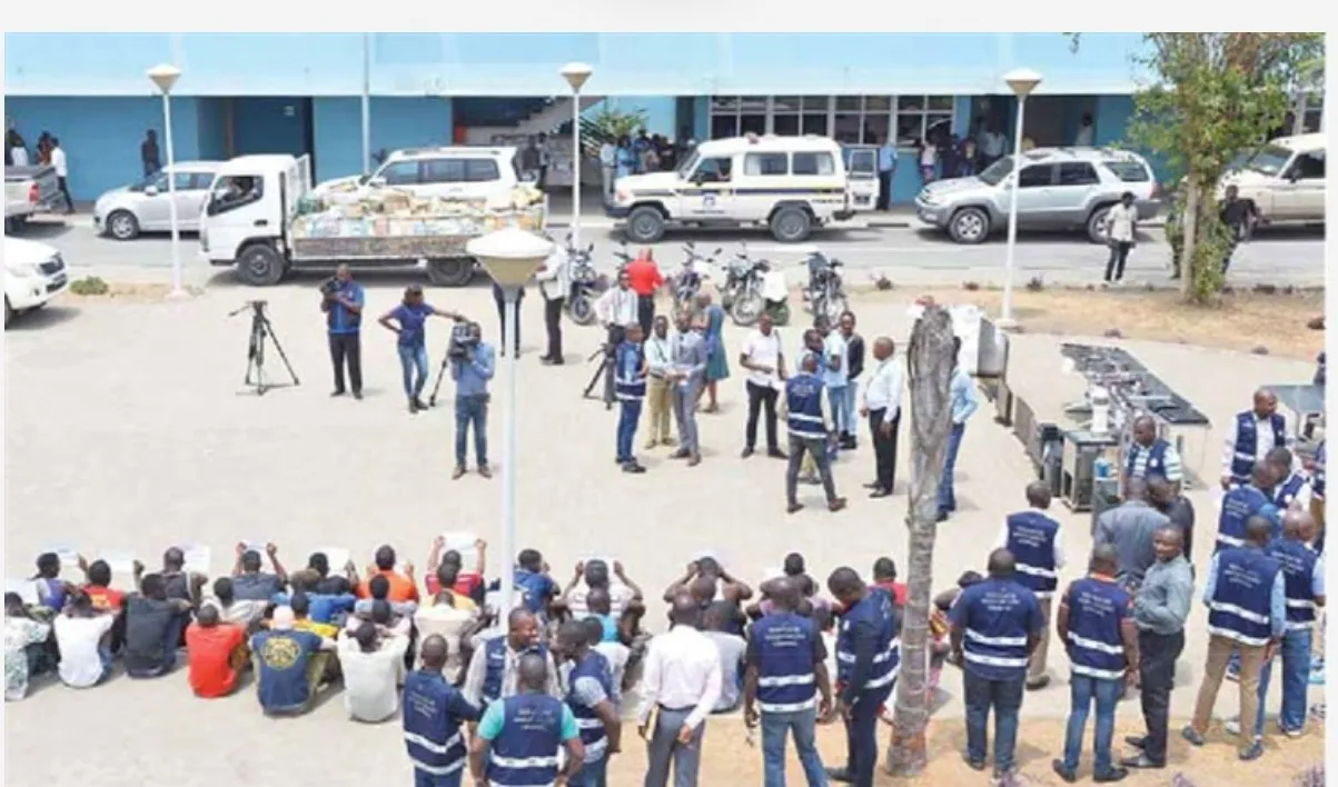 Autoridades detêm 51 estrangeiros por crimes de falsificação de identidade em Luanda