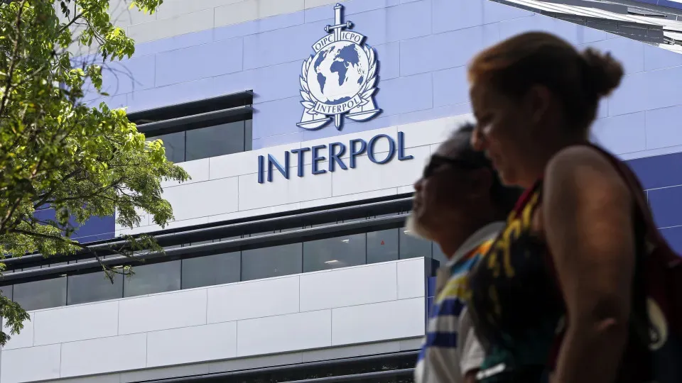 Interpol desmantela rede internacional de tráfico humano e resgata quase quatro mil vítimas