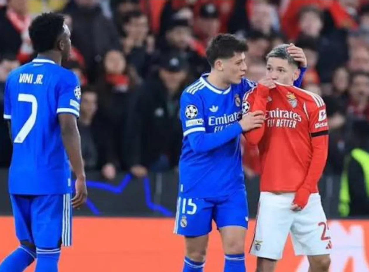 Acusações de racismo levam UEFA a suspender jogador do Benfica