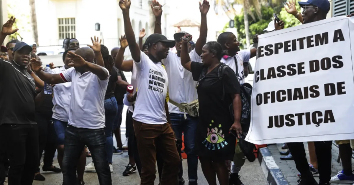 Oficiais de justiça “anunciam marcha de repúdio face ao silêncio do ministério após à greve”