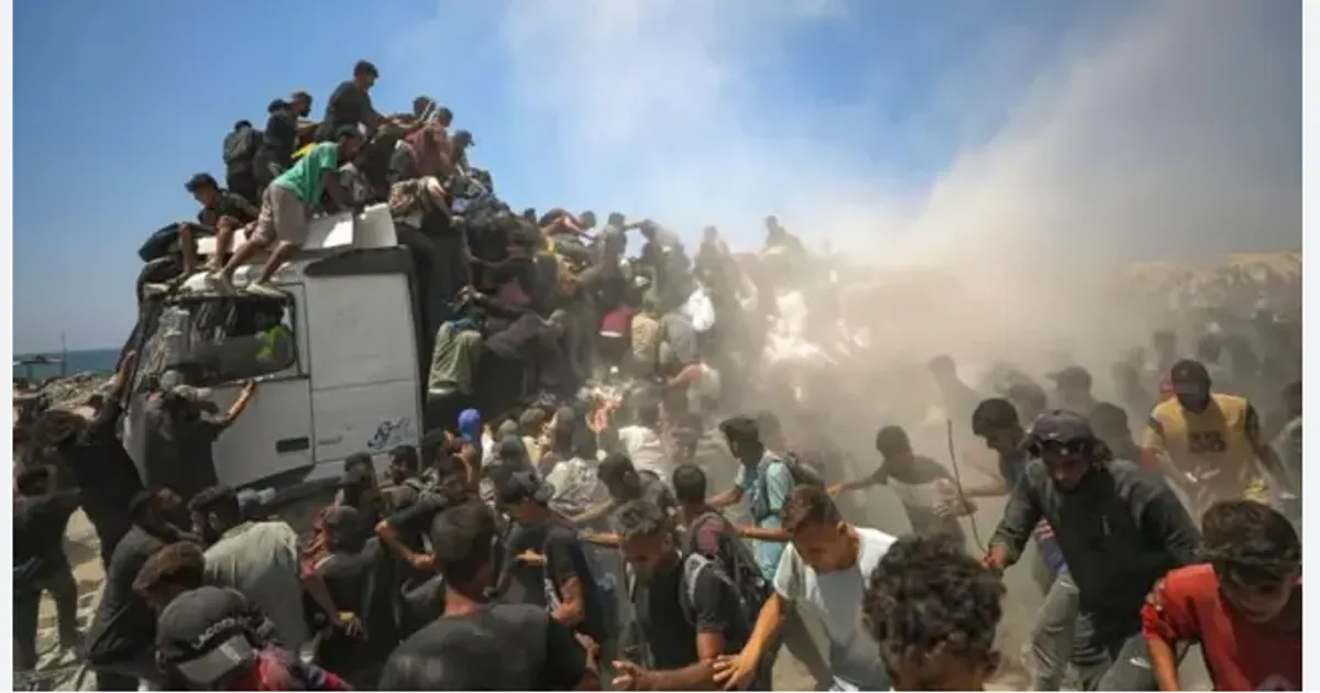 Faixa de Gaza: vinte mortos após capotamento de camião com ajuda humanitária