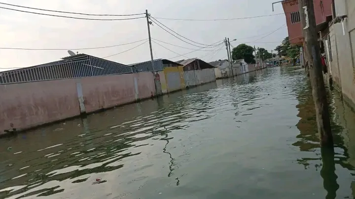Comissão do Cazenga vai receber obras de drenagem para evitar constantes inundações