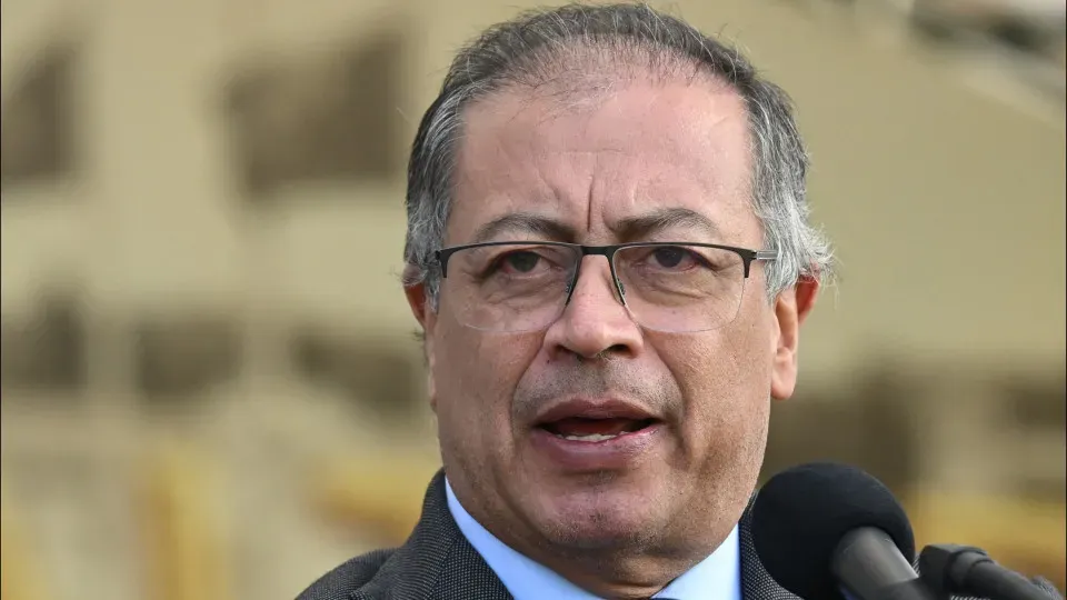 Presidente colombiano cessante apela população “à greve geral para contestar reformas do governo eleito”