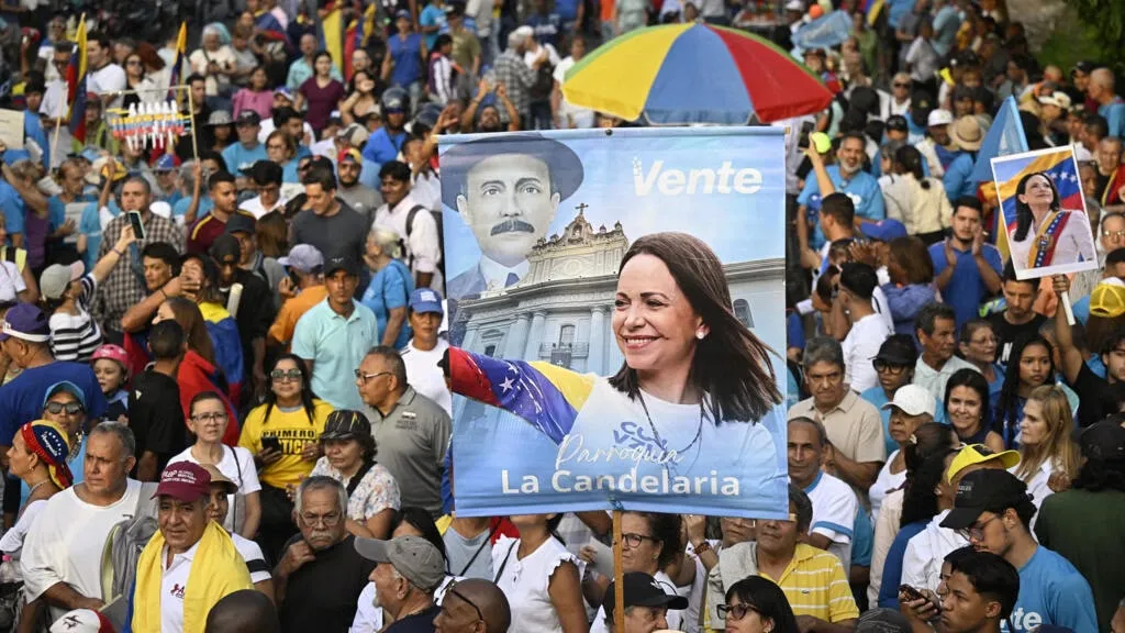 Maria Corina Machado regressa à Venezuela após cerca de 10 meses no exílio e reaparece em Barquisimeto
