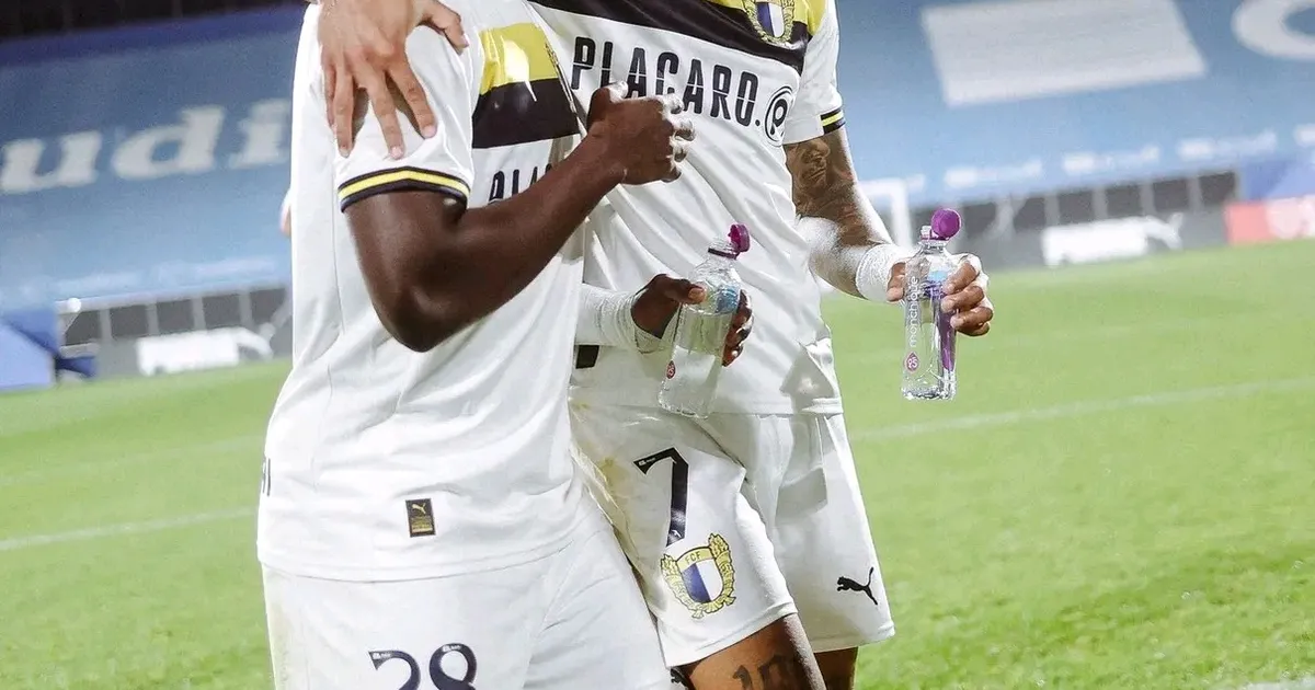 Angolano Pedro Bondo brilha e garante apuramento do Famalicão na Taça de Portugal