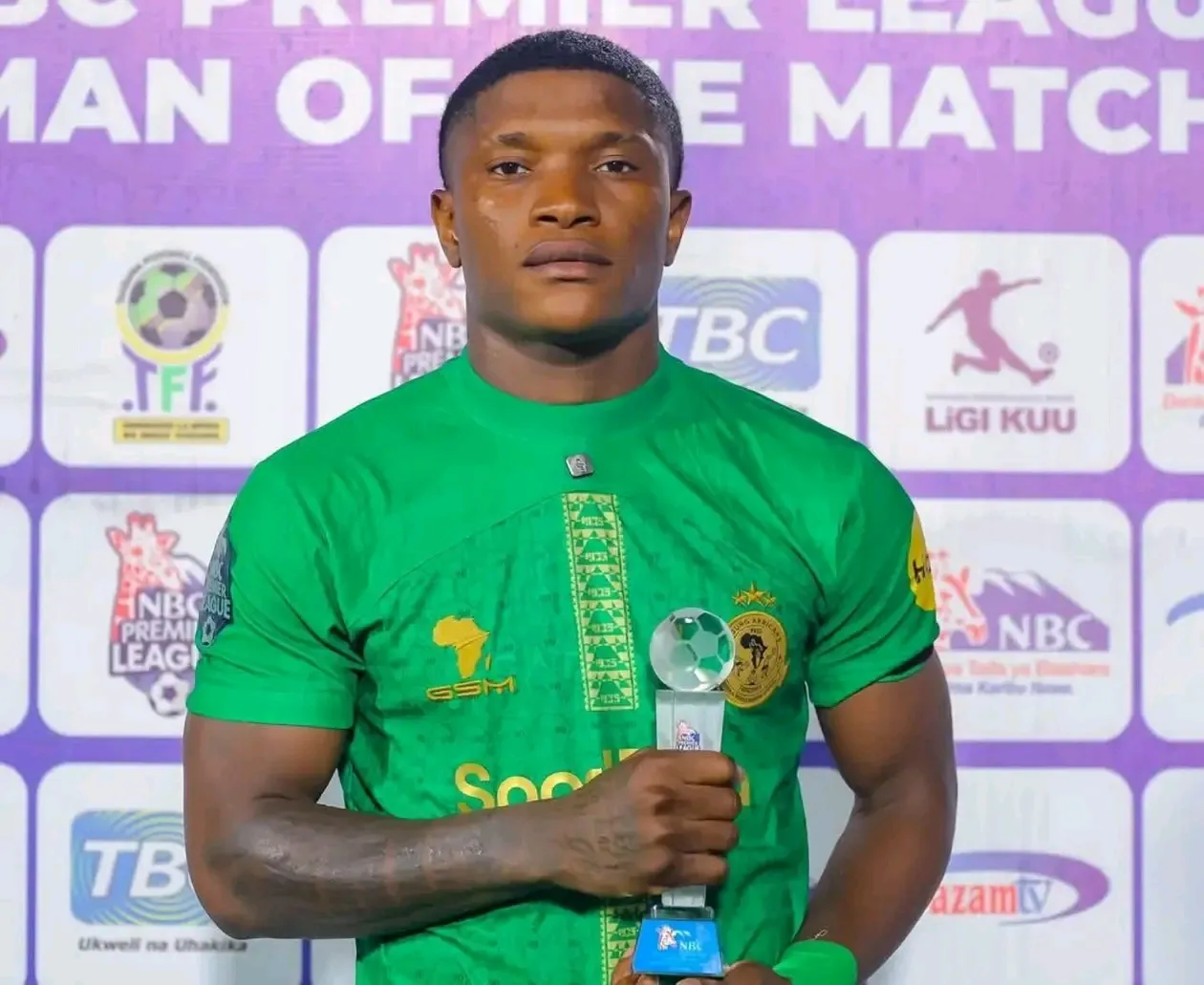 Angolano Depú volta a decidir e comanda triunfo do Young Africans