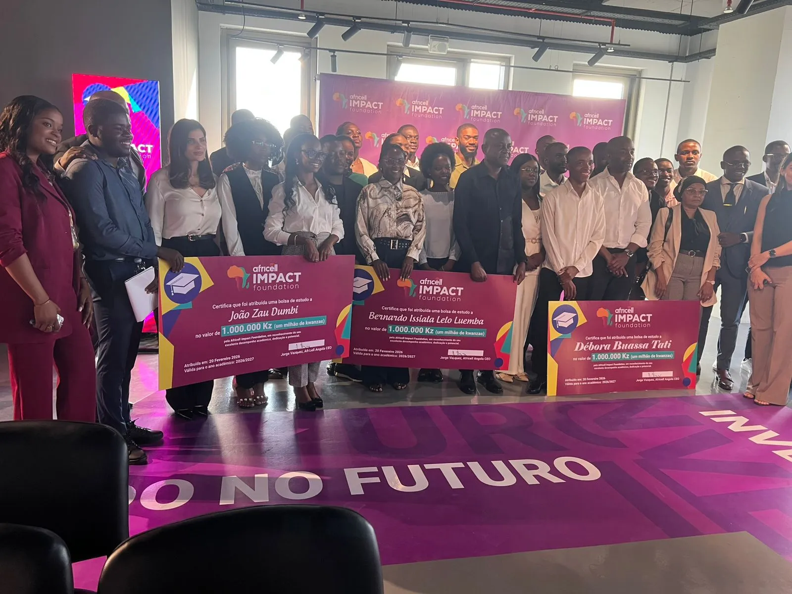 Estudantes bolseiros da Africell recebem um milhão de kwanzas cada