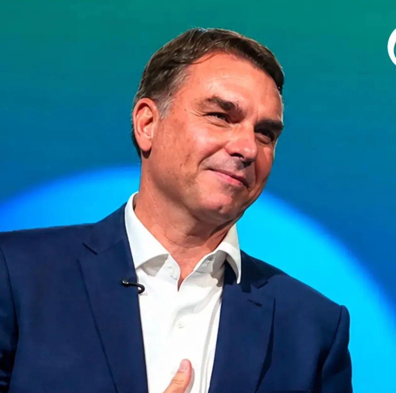 Supremo Tribunal Federal do Brasil proíbe Flávio Bolsonaro de sair do País