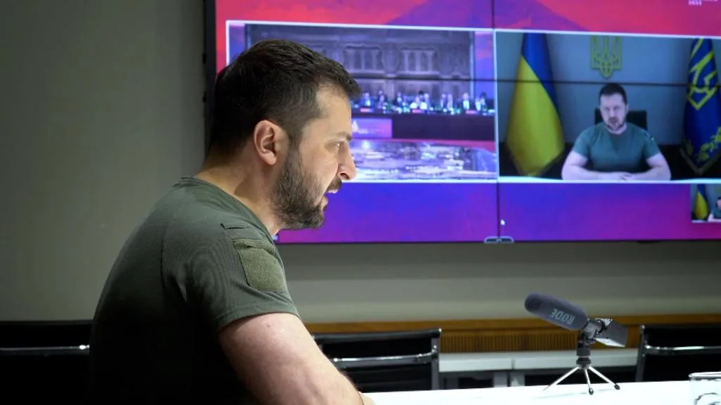 Ucrânia: Presidente anuncia plano para eleições ainda este mês