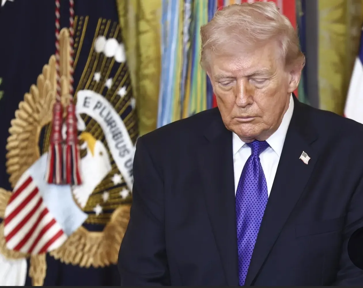 Congresso dos EUA avalia limitações aos poderes de Trump na guerra contra Irão