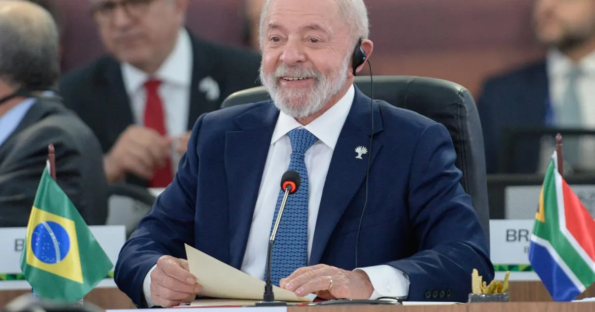 Desdolarização do comércio internacional é um caminho sem volta, diz Lula da Silva