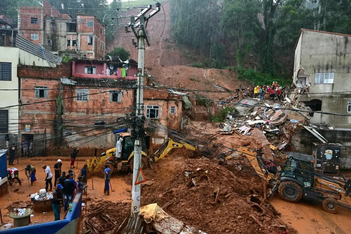 Brasil: deslizamento de terra faz dezenas de mortos em Minas Gerais