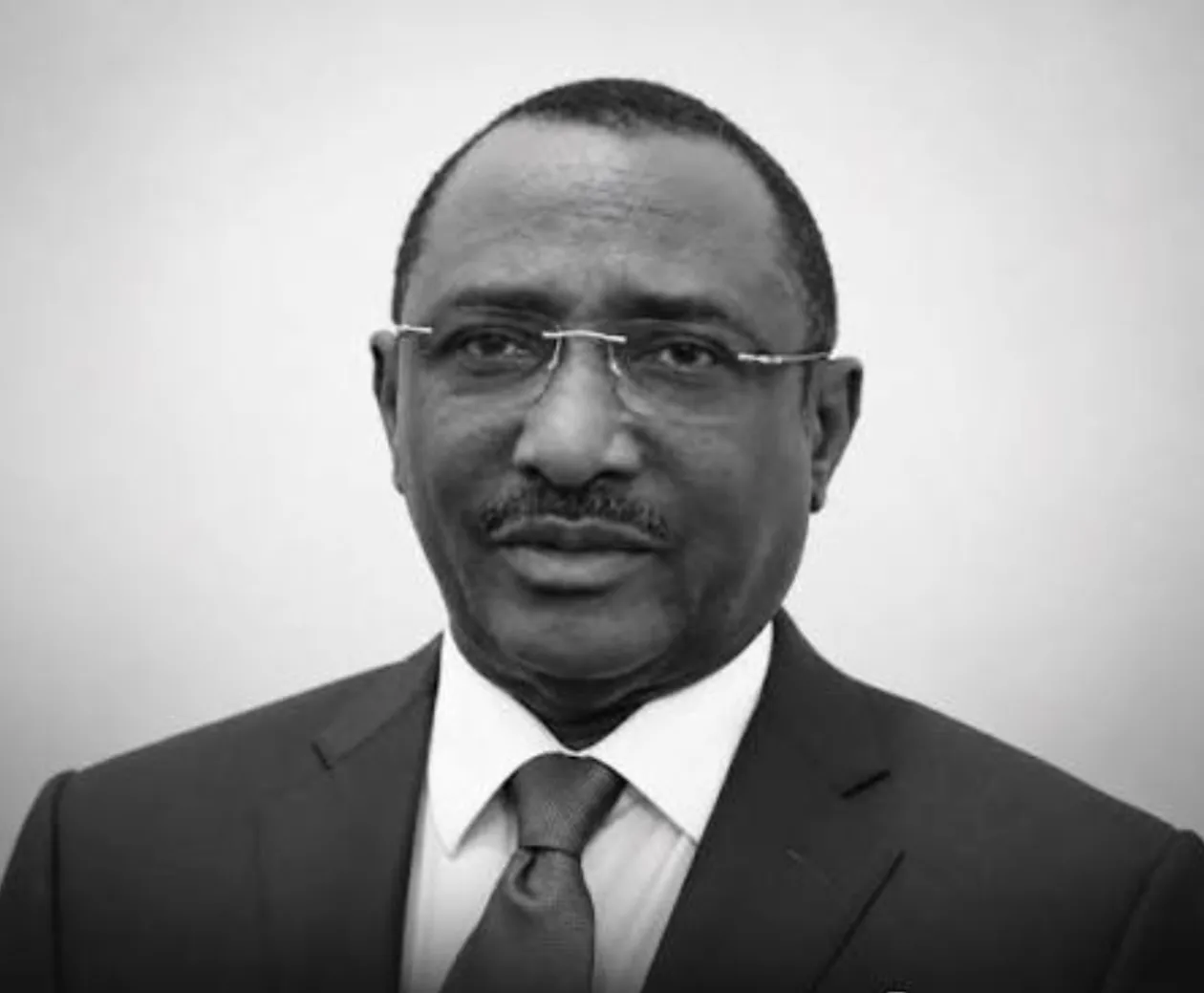 Sidya Touré, antigo primeiro-ministro e figura da oposição da Guiné-Conacri, morre em Paris aos 81 anos