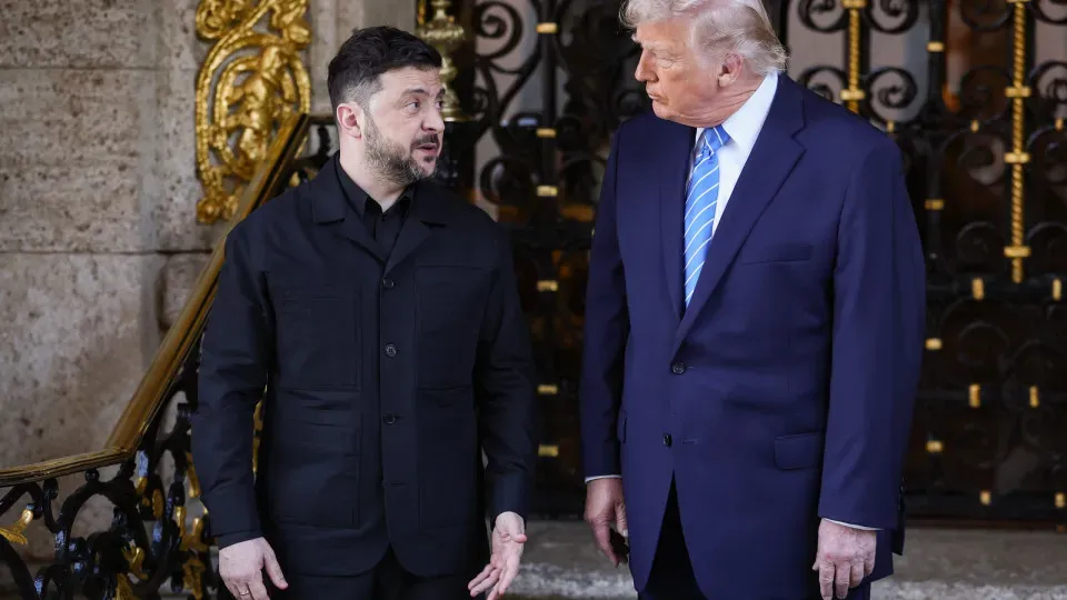 Trump defende nova liderança na Ucrânia e intensifica pressão sobre Zelensky após contactos com Putin