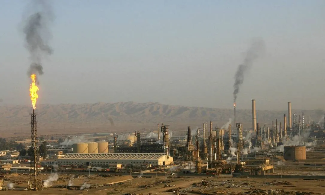 Míssil iraniano atinge principal refinaria do Bahrein
