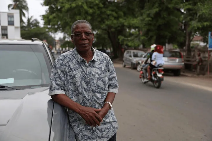 São Tomé e Príncipe: Candidato Eugénio Tiny propõe alteração do nome e da bandeira nacional
